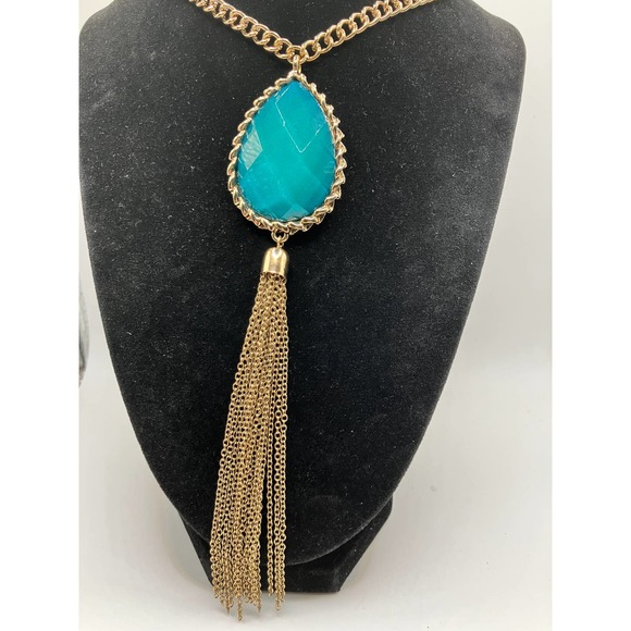 Green Teardrop Pendant Tassels Gold-Tone Chain Necklace! - Picture 3 of 10